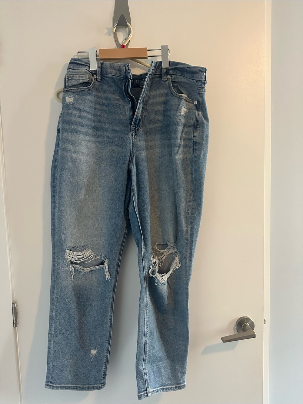 American Eagle Outfitters Light Blue Distressed Boyfriend Jeans